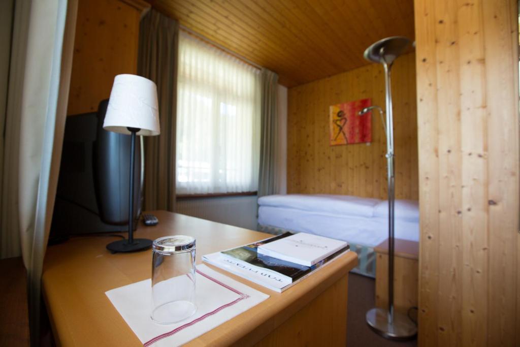 צווייזימן Sonnegg Hotel חדר תמונה